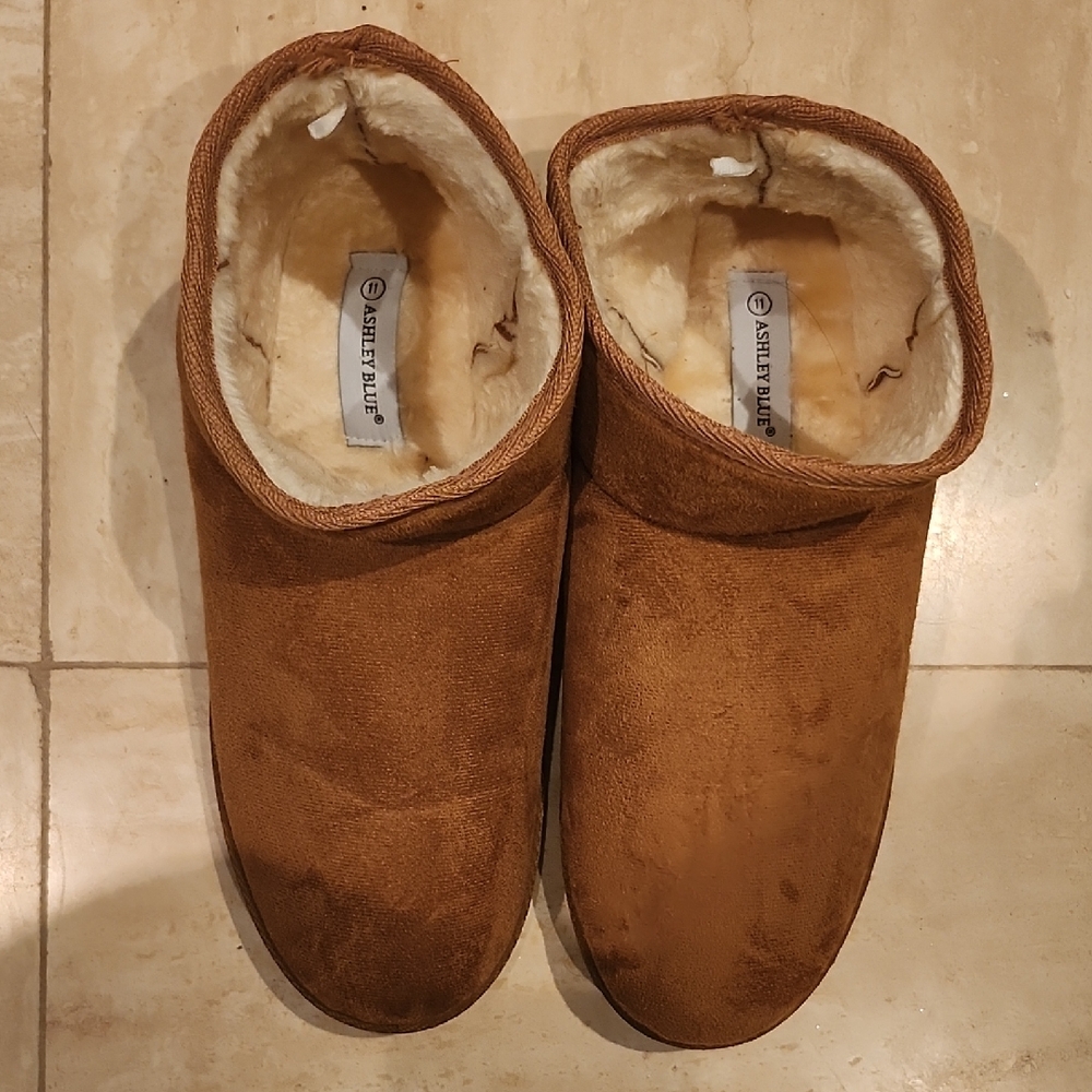 Ashley Blue Tan Slippers